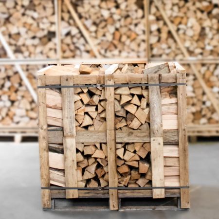 Halbe Palette kammergetrocknetes gespalten Buchen Brennholz 25 cm